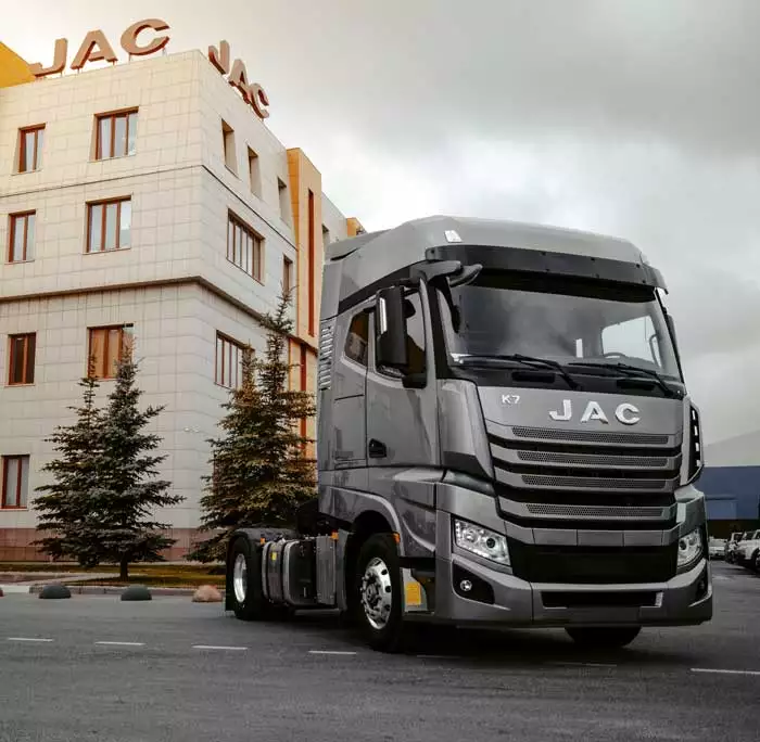 Сідловий тягач JAC K7