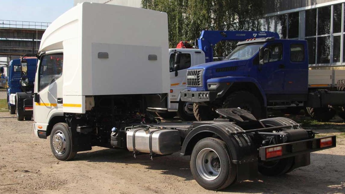 Сідловий тягач JAC K7