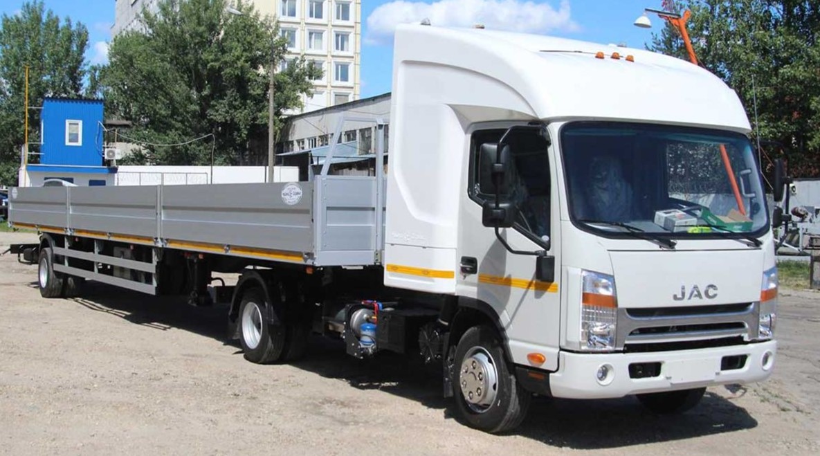 Сідловий тягач JAC K7