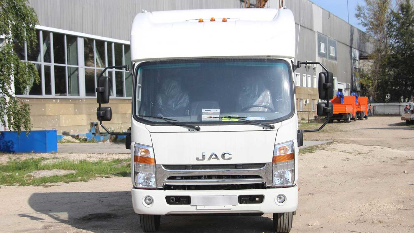 Сідловий тягач JAC K7