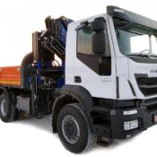 Бортовий автомобіль УАК КМУ 11 т на IVECO Trakker AD380T41