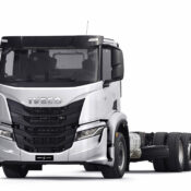 Автомобільне шасі IVECO S-WAY 400 AD 6X2