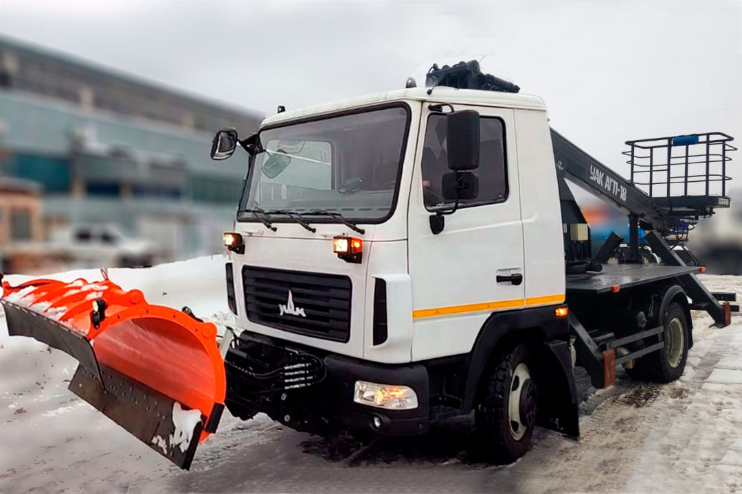 Коммунальщики Нежина получили автовышку 18 м с отвалом для уборки снега