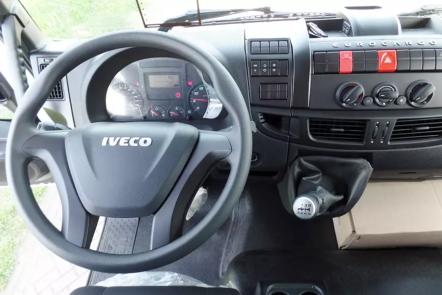 Автотопливозаправщик UAC AПЗ-8М2 на IVECO Eurocargo ML150E24WS 4x4