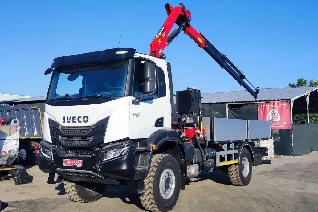 Кран манипулятор купить Автомобіль бортовий UAC АБ-2/2 на базі ІВЕКО (4х4)