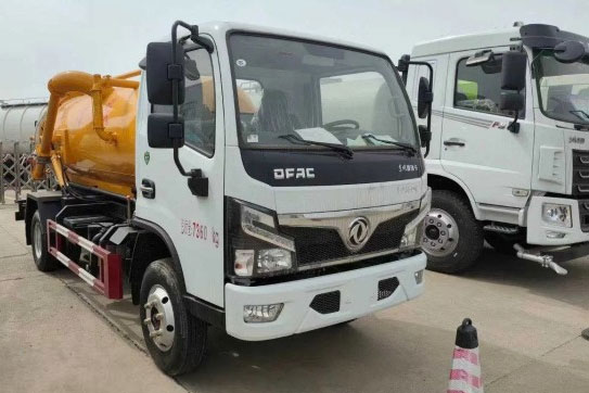 Вакуумная машина УАК-VM-5 на DONGFENG CA91-401