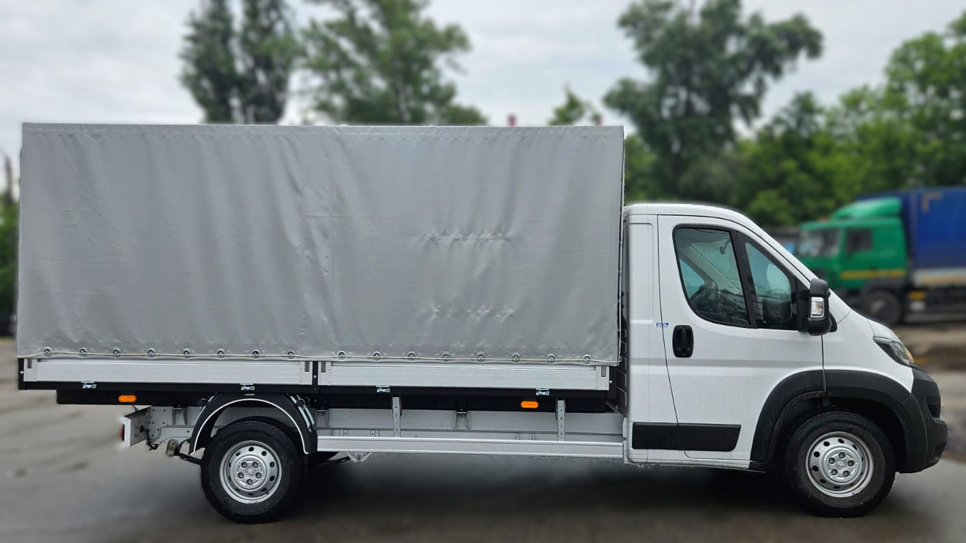 Для Львівщини виготовлено новий тентований бортовий автомобіль на Peugeot Boxer